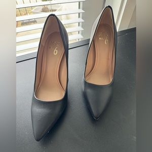 Mix No 6 black matte leather with clear heels Size 6.5 like new condition